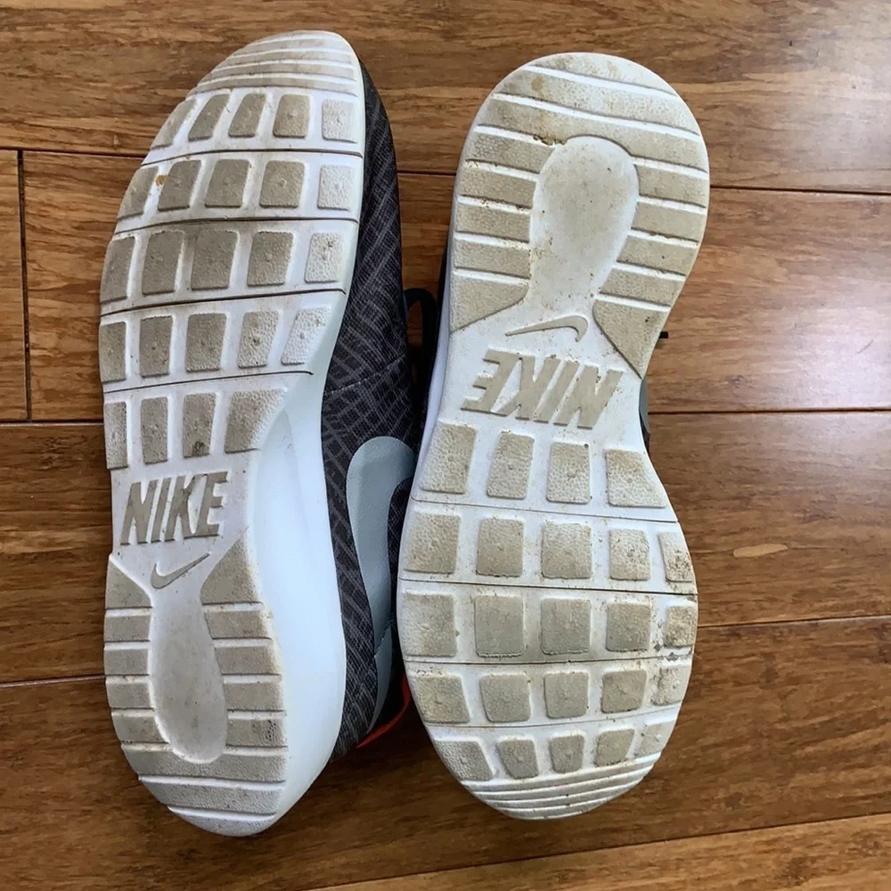 NIKE Flex Lite Weight Athletic Sneaker sz 7Y/8.5W - Picture 6 of 7